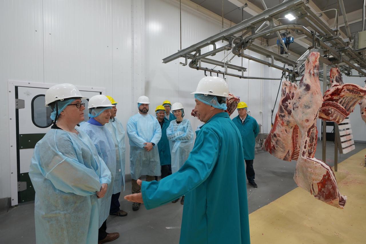 Kazbeef welcomes USA ambassador to Schuchinsk